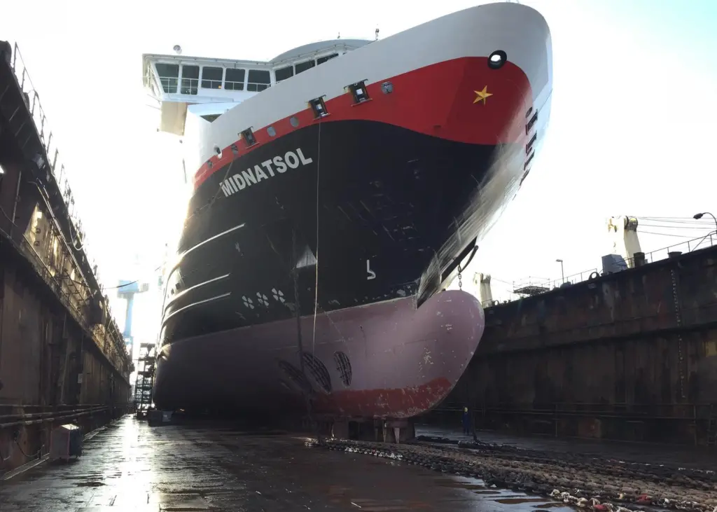 Polar conversion work on Norwegian ferry 'Midnatsol' at BREDO