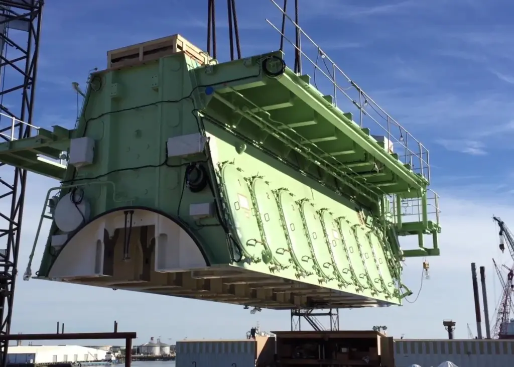 The A-frame of the MAN B&W ME-GI engine was hoisted into place by Halter's 500-tonne cranes