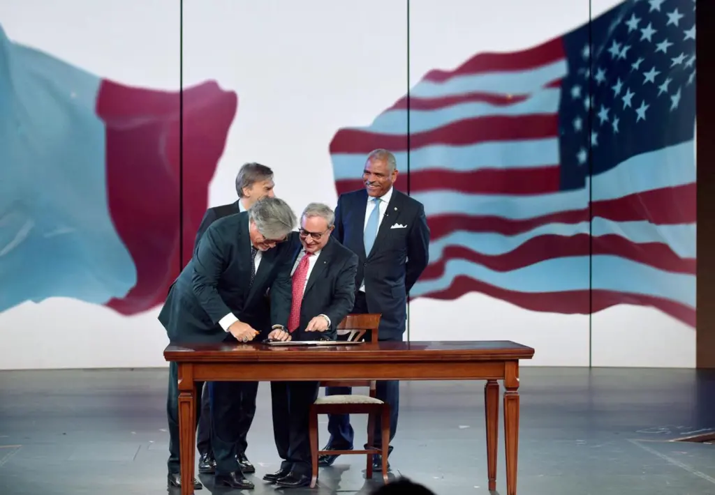 Fincantieri and Carnival Corporation have finalised a deal for five new passenger ships