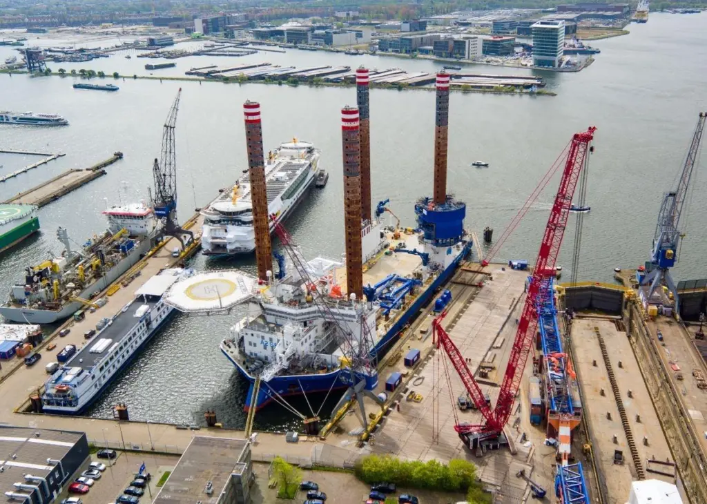 Sea Installer is currently at Damen Shiprepair Amsterdam for crane upgrade