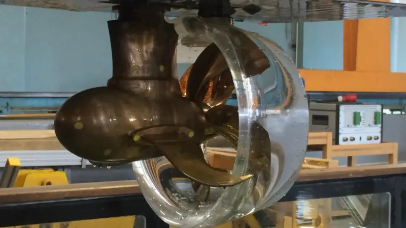 Modeltest of the new nozzle Schottel VarioDuct SDV45 in the towing tank