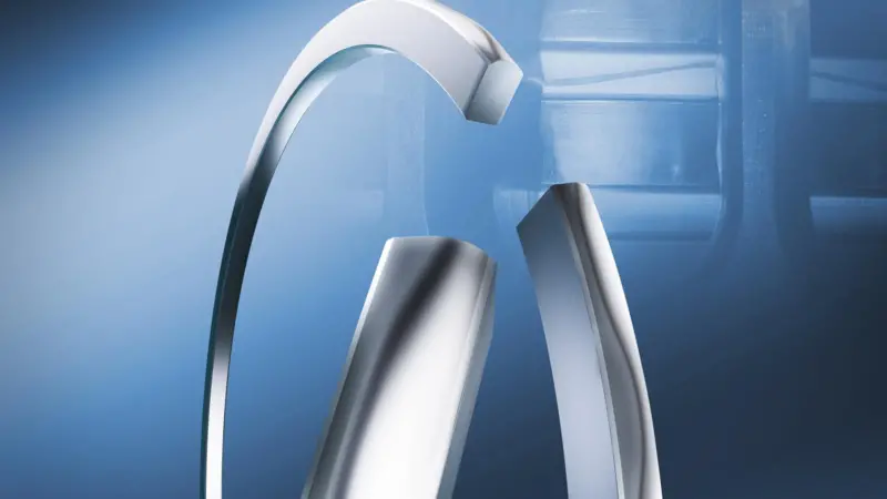 The geometry of the eWAVE piston ring creates a circumferential pressure difference that generates controlled oil flow