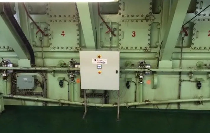 Total Lubmarine's ORS automatic sampling unit shown attached to four cylinders