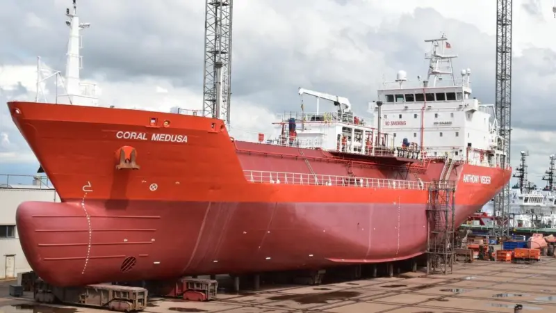 An intermediate survey, propeller shaft and rudder overhaul and repainting were undertaken while 'Coral Medusa' was under gas