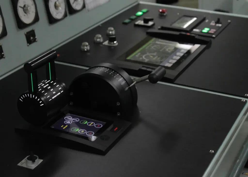 The advanced AutoChief 600 is designed to manage all control, safety and alarm functions