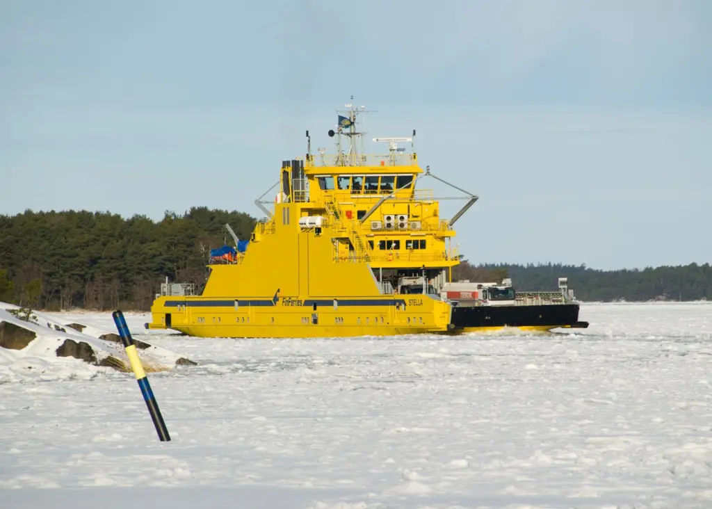 Finferries double-ender 'Stella' is a test case for an advanced sensor package that Rolls-Royce sees as a step to full automation