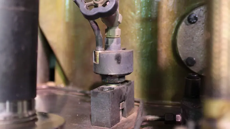 Cylmate pressure transducer installed on a cylinder head