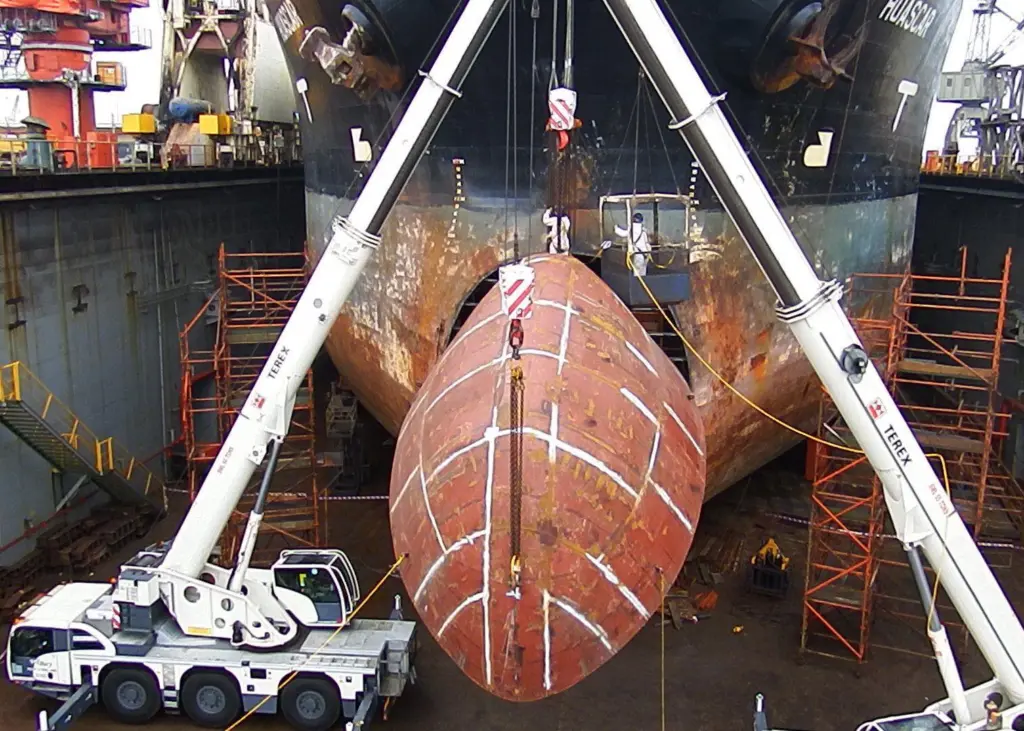 The repair strategy involved pre-fabricating the bulbous bow completely before the vessel was dry-docked