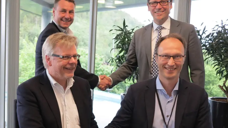 Clockwise from back left: Asbjørn Skaro, director digital & systems - Rolls-Royce; Remi Eriksen, group president and CEO, DNV GL; Henning Borgen, president, Sintef Ocean Ålesund; Hans Petter Hildre, chairman, NTNU