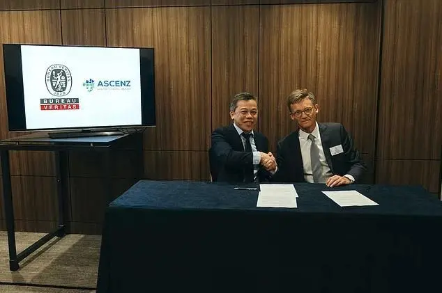 Chia Yoong Hui and Mathieu de Tugny