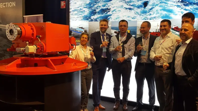 Veth Jet bow thruster contract signing