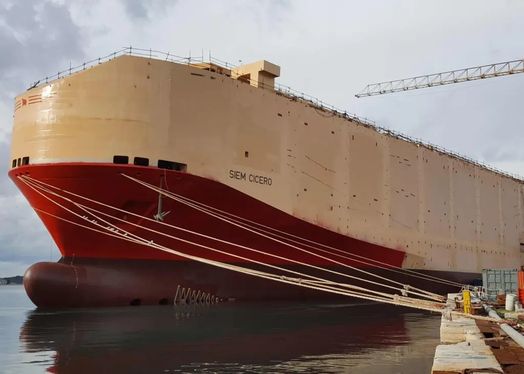 The Uljanik-built 'Siem Cicero' picked up her transatlantic duties at Emden, pivotal to the Volkswagen traffic