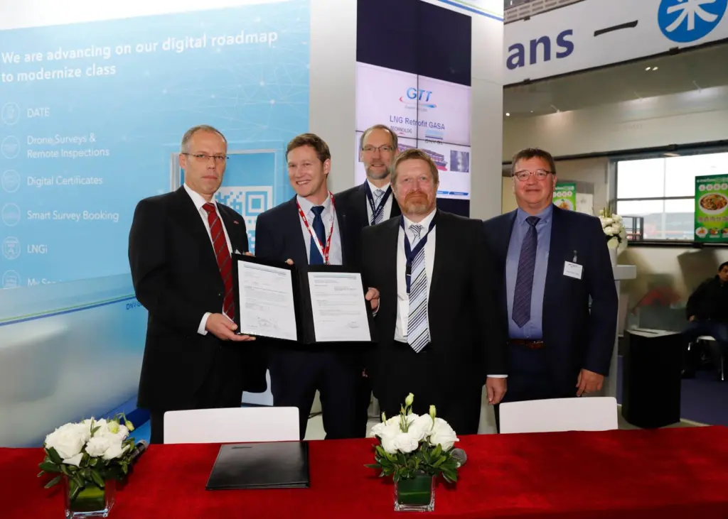 A membrane gas tank with exoskeleton to ease LNG retrofits for container ships, has received a general approval for ship application from DNV GL