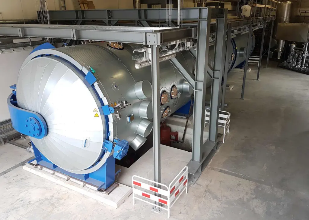 The autoclave in MARIN’s new multiphase wave lab, for LNG tank sloshing studies