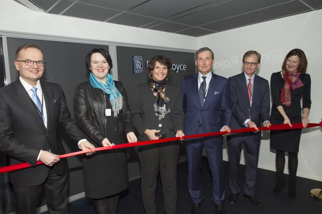 Centre opening
