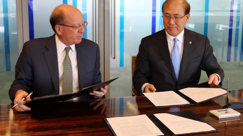 The MoU was signed by Kitack Lim, IMO Secretary-General Phil Bennett, First Vice President of the EBRD