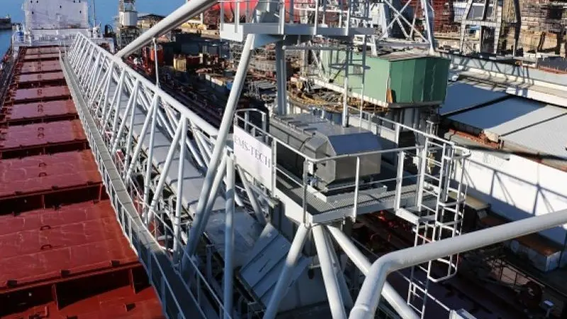 The self-unloading system onboard the ‘Algoma Innovator’, developed by EMS-Tech, can discharge aggregate and salt at a rate of 5,450t per hour