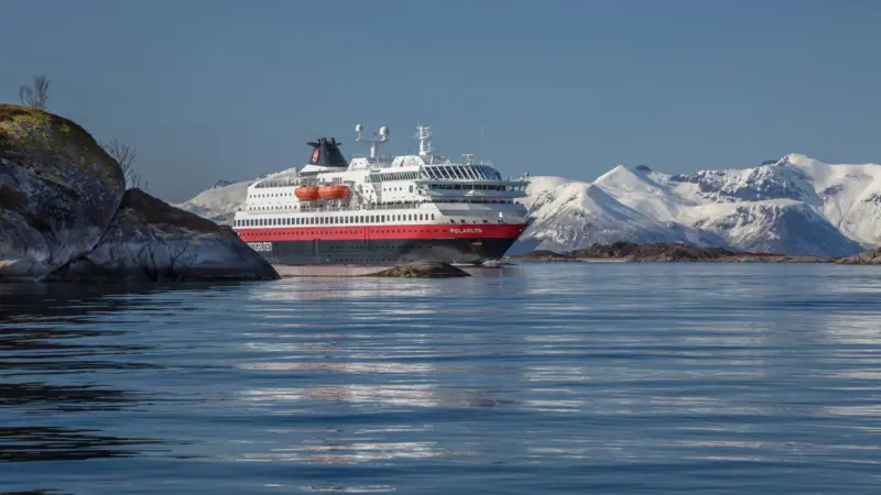 Under the agreement the main engines on up to nine Hurtigruten cruise ships will be converted and a hybrid battery system will be installed