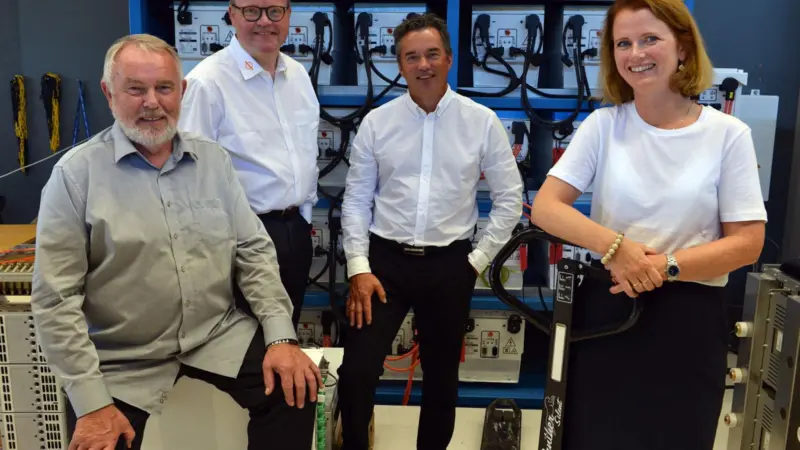 Hege Økland, NCE Maritime CleanTech (right) with Asbjørn Halsebakke, The Switch Norway (second left) and Gunnar Birkeland (second right) and Bernt Henrik Hellesøe (left), Unitech