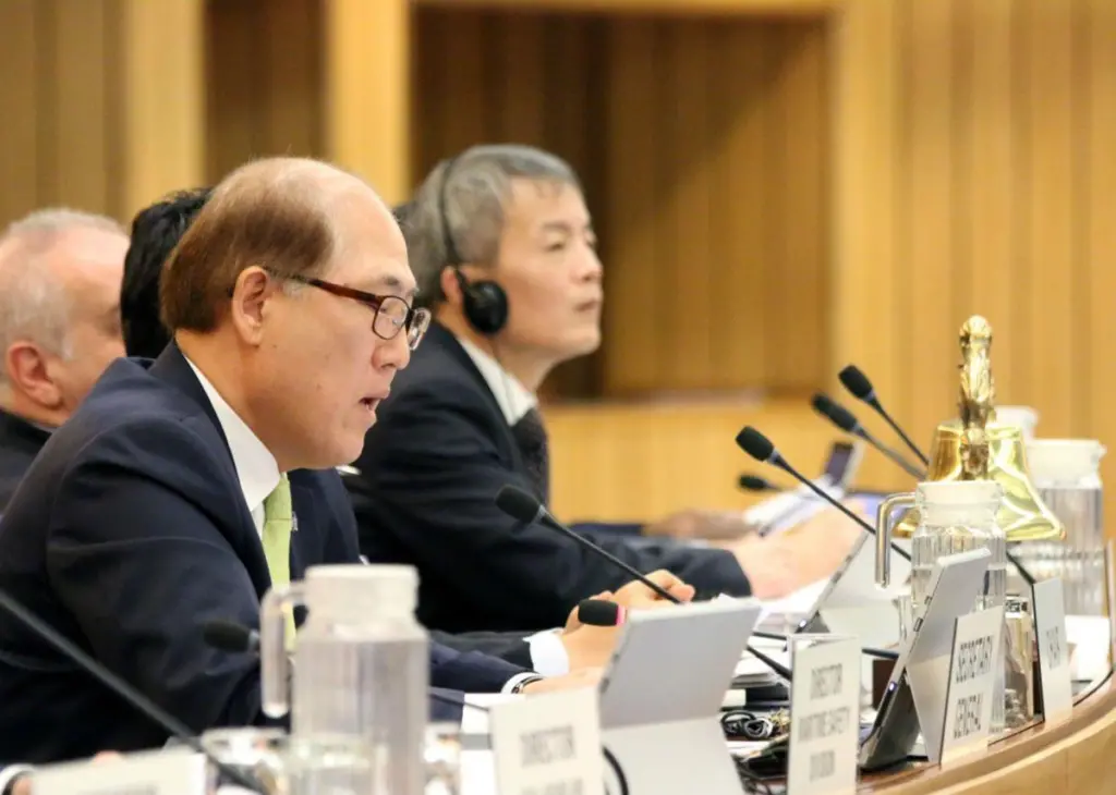 Photo: MEPC 72 set an absolute target for greenhouse gas emissions reduction across the global maritime industry Photo: IMO/flickr/CC