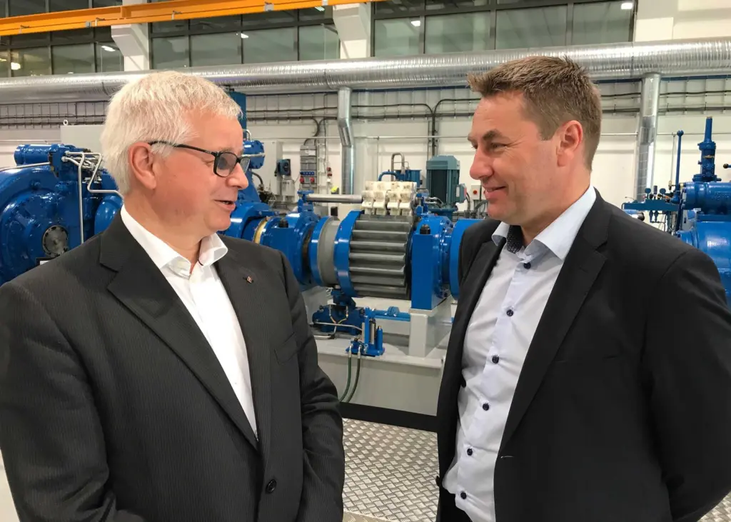 On the morning of the announcement Egil Haugsdal (left) president Kongsberg Maritime, visited Rolls-Royce's marine offices in Alesund, meeting Asbjørn Skaro, director of systems, Rolls-Royce Marine