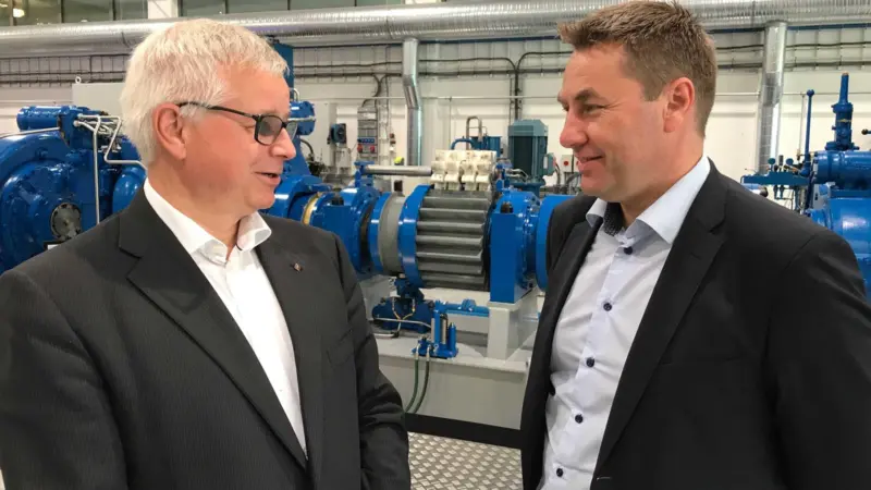 On the morning of the announcement Egil Haugsdal (left) president Kongsberg Maritime, visited Rolls-Royce's marine offices in Alesund, meeting Asbjørn Skaro, director of systems, Rolls-Royce Marine