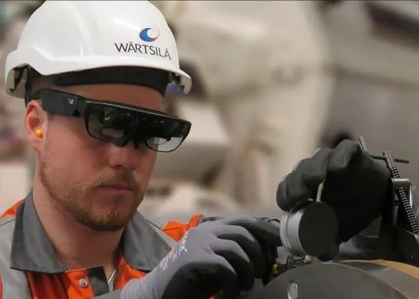 Smart glasses equipped with WiFi, Bluetooth, camera and microphone – enable real-time communication Photo: Wärtsilä