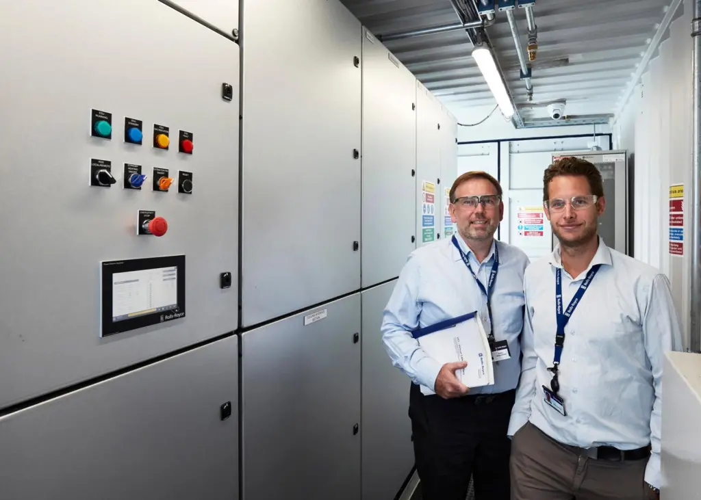 Jens Hjorteset (right), technical product manager, SAVe Energy and Erling Johannesen, site manager for Rolls-Royce Power Electric Systems in Bergen