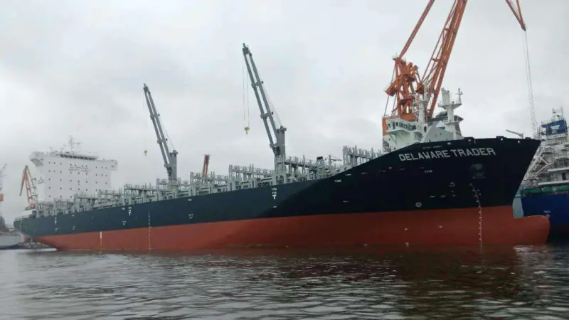 Lomar Shipping’s beamy new Chinese-built boxships of 2,782 teu capacity offer a high reefer intake.(pic courtesy of Libra Group).