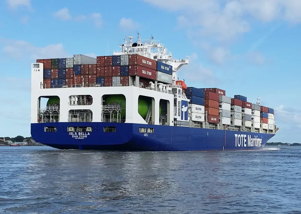 The 'Isla Bella', launched in October 2015, is powered by the world's fiurst dual-fuel LNG two-stroke engine (credit: MAN Energy Solutions/Tote