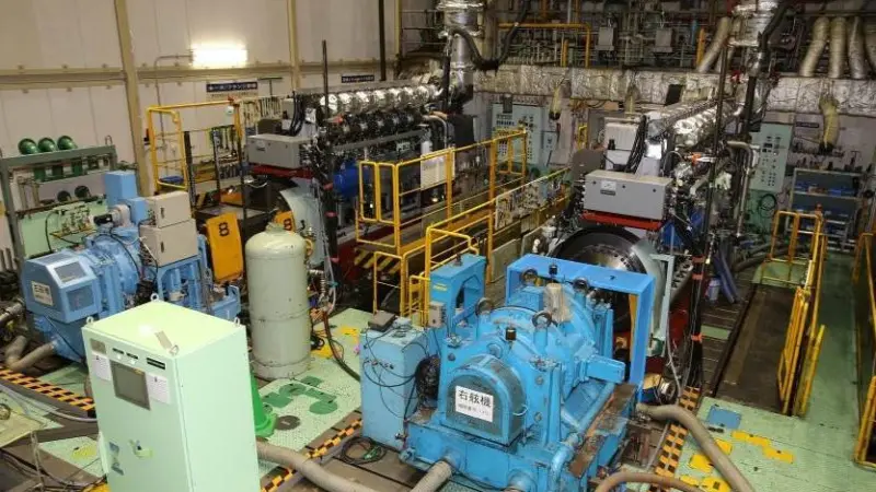 The Yanmar 6EY26DF engines on a test bed before delivery to MOL's gas-powered tugboat (credit: Yanmar)