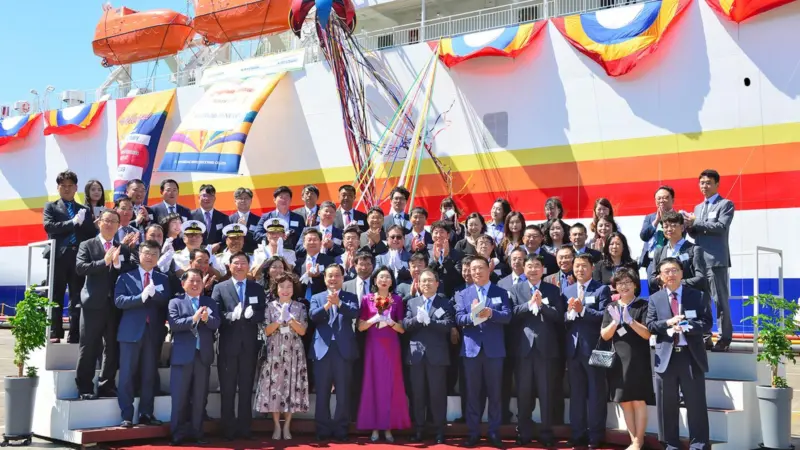 The 'New Golden Bridge VII' represents valuable firsts in the ropax sector for Hyundai Mipo Dockyard and HiMSEN engines (credit: Hyundai Mipo Dockyard)
