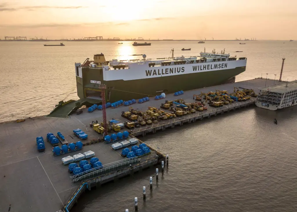 Extremely versatile neo-Panamax PCTC: 'Titus' in Shanghai (credit: Wallenius Wilhelmsen)