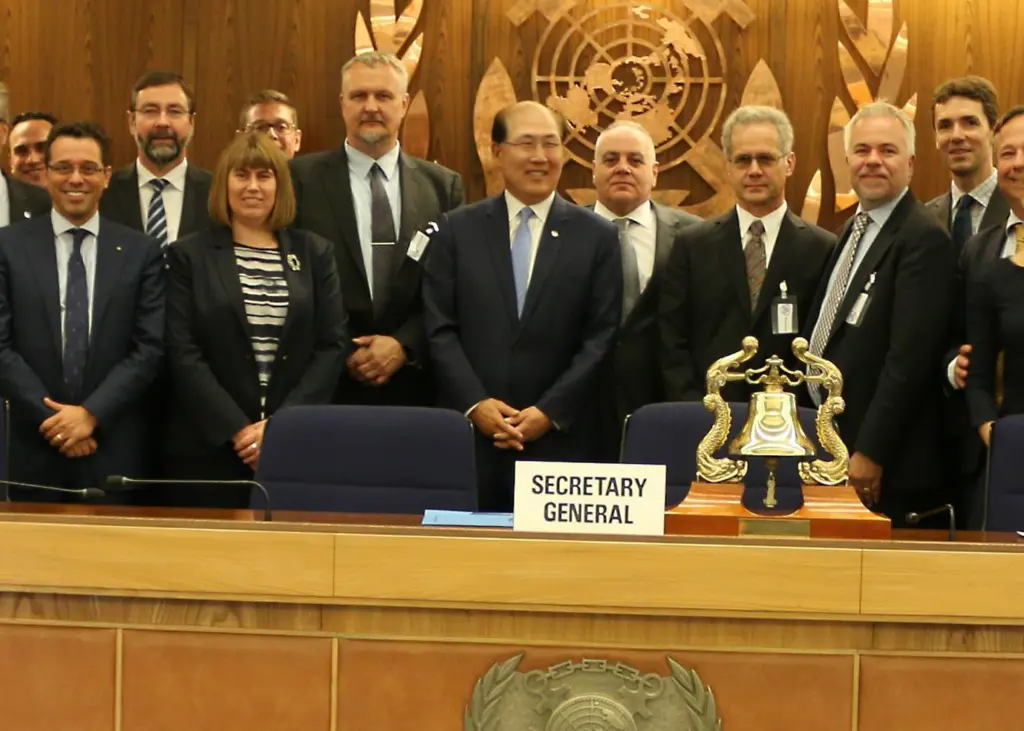 Kitack Lim, secretary general, IMO (centre) with members of the GIA at its launch (credit: IMO)