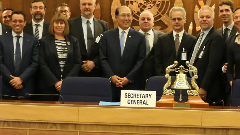 Kitack Lim, secretary general, IMO (centre) with members of the GIA at its launch (credit: IMO)