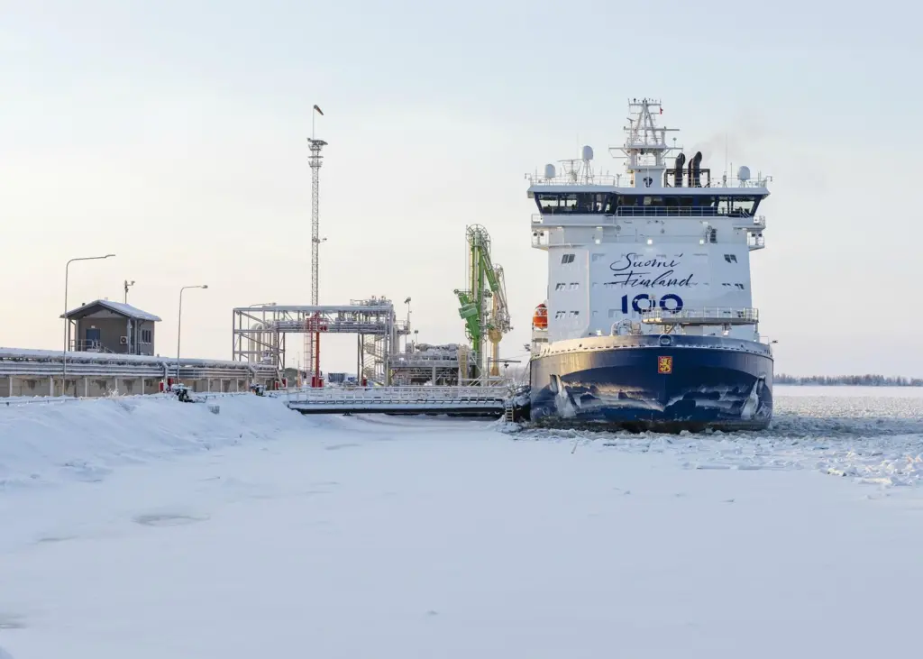 'Polaris' receiving LNG in Tornio Photo: Gasum