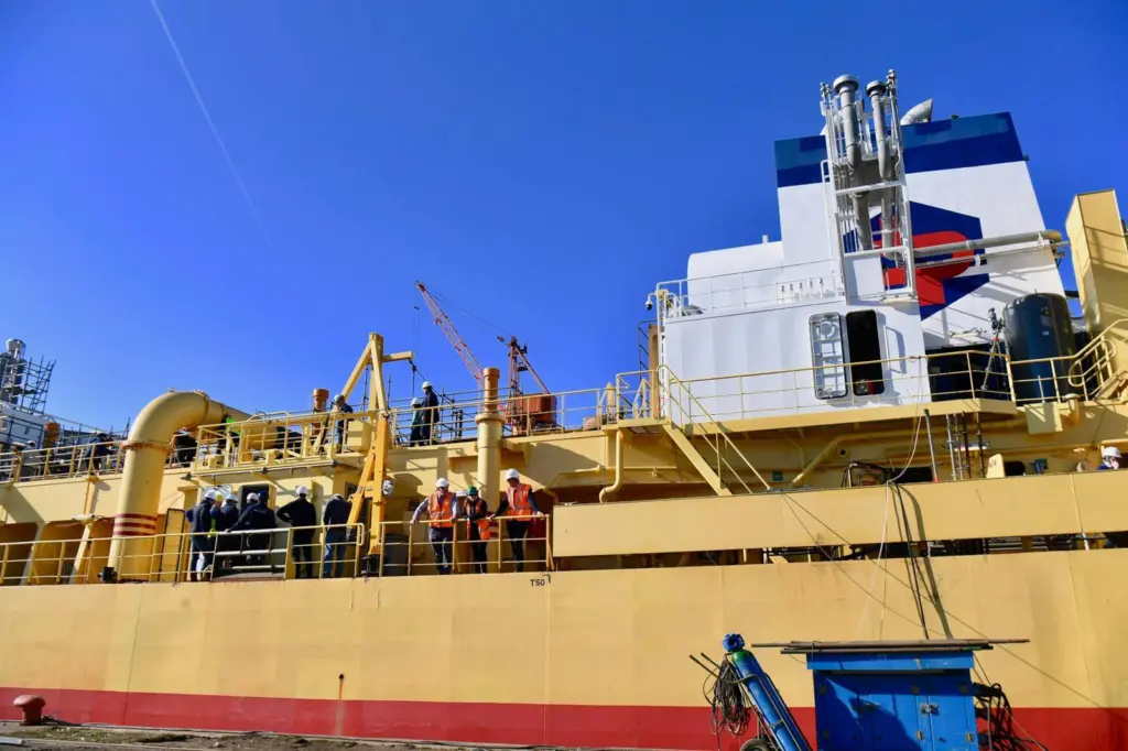 The Samuel de Champlain is the largest vessel within the Dragages-Ports dredger group, which is half-owned by the French state, and half-owned by a consortium of seven French commercial ports
