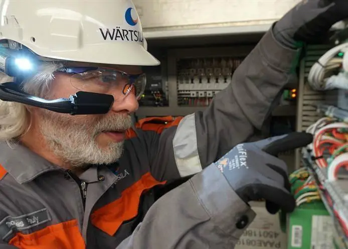 Wärtsilä’s remote guidance service provides ship operators with real-time troubleshooting and technical advice assistance Photo: Wärtsilä