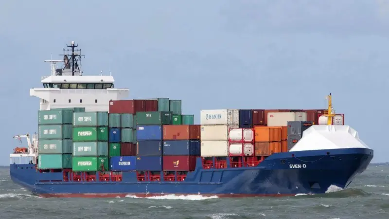 Visser Shipping has ordered hybrid-ready EGCS systems from Netherlands-based supplier, Value Maritime, for three of its fleet of container ships, such as the 141-metre long 809 TEU Sven D (pictured).