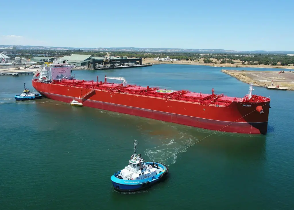 'Baru' manoeuvring at Bunbury, Western Australia.(credit: Klaveness).