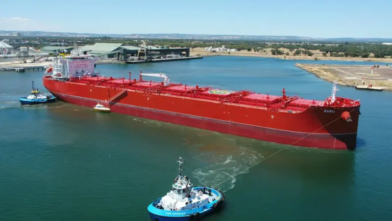 'Baru' manoeuvring at Bunbury, Western Australia.(credit: Klaveness).
