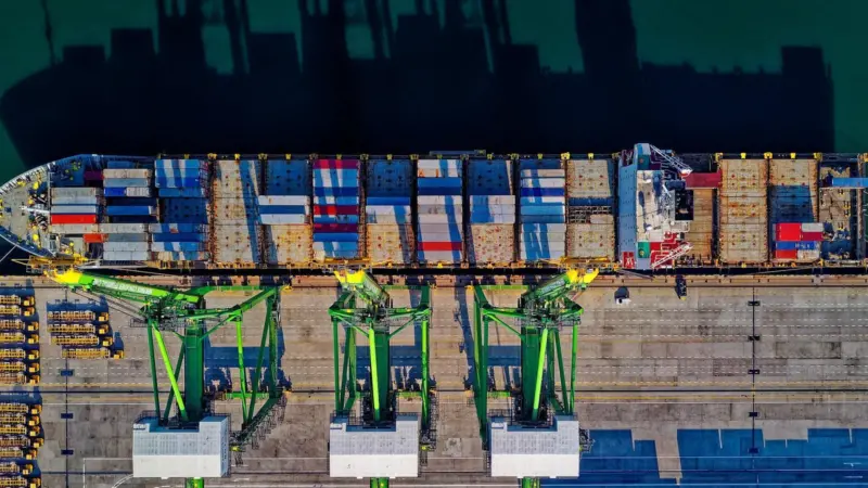Parker Kittiwake’s Compatibility Tester provides shipowners and operators with the ability to regularly test fuels onboard and in just under 20 minutes. (Credit: Tom Fisk/Pexels)