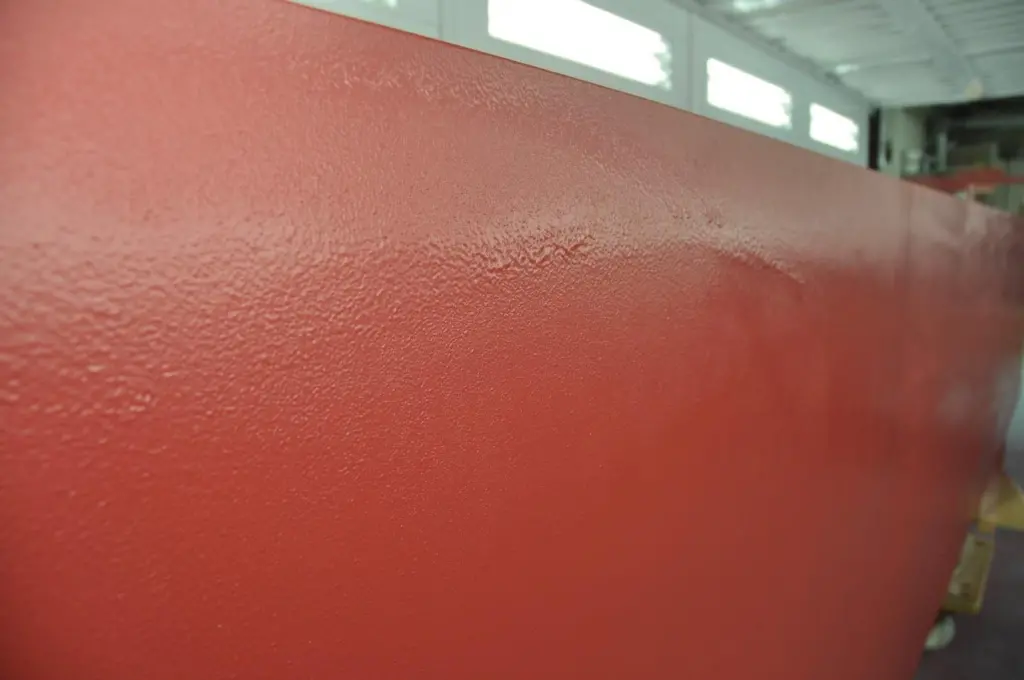 Example of antifouling coating with multiple layers.