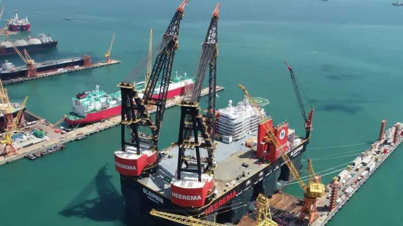 Sleipnir, the world’s largest and strongest semi-submersible crane vessel built by Sembcorp Marine.