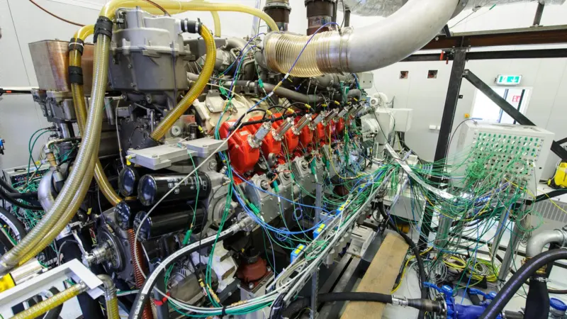 The new MTU gas engine on the test bench (Copyright: Rolls Royce Power Systems)