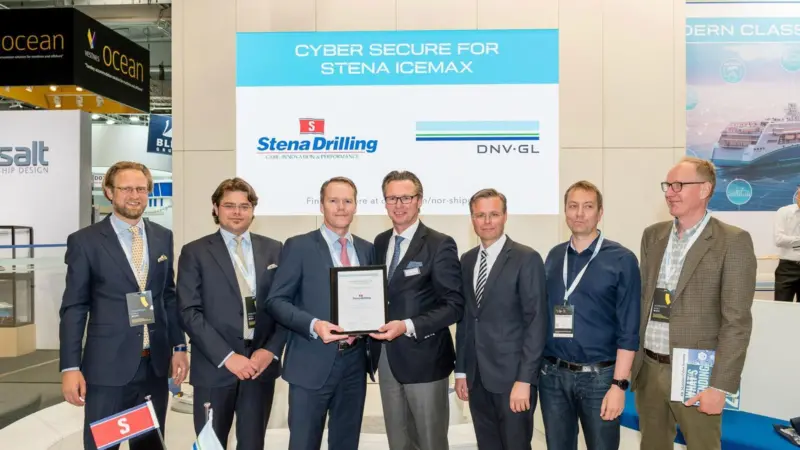 Signing ceremony of the Cyber Secure notation for Stena Drilling’s Stena 'IceMAX' drillship Photo DNV GL