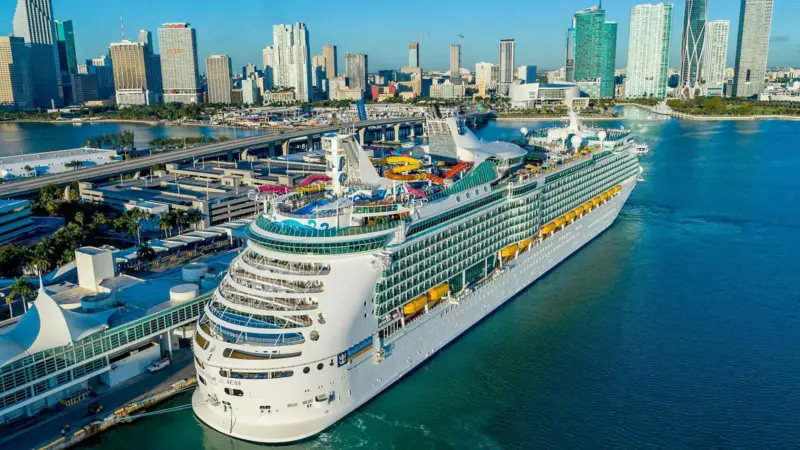 Class notation to help prevent engine room fires will be implemented on RCL's new cruise liner 'Navigator of the Seas' Photo: RCL