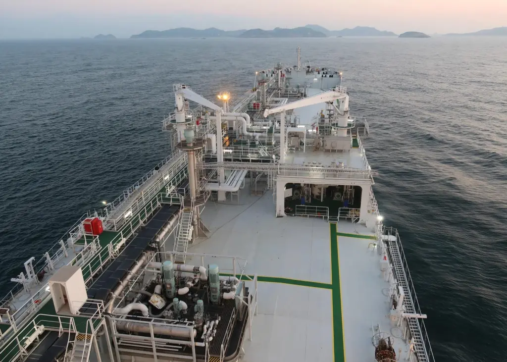 Gas trials with the Saga Dawn off the Chinese coast (courtesy of LNT Marine).