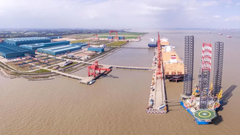 Mitsui E&S Shipbuilding plans a joint venture with Yangzijiang Shipbuilding (pictured) in China. (Photo courtesy of MES Shipbuilding).