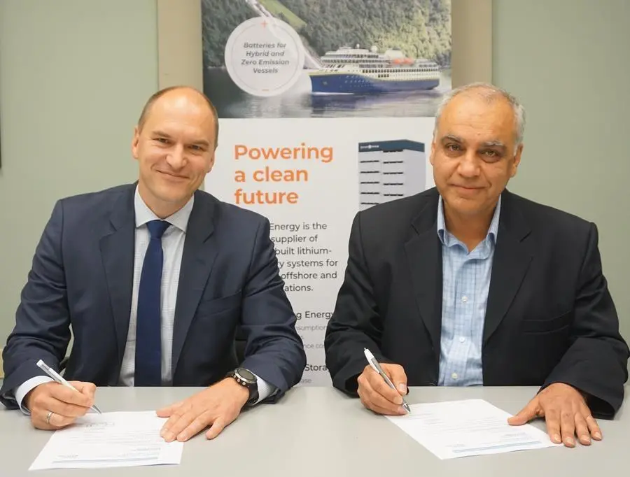 Anders Mikkelsen, Director of Business Development at DNV GL and Abbas Nouri Zenouz, QHSE Director at Corvus Energy, sign the first ever Manufacturing Survey Arrangement (MSA) for a battery manufacturer.